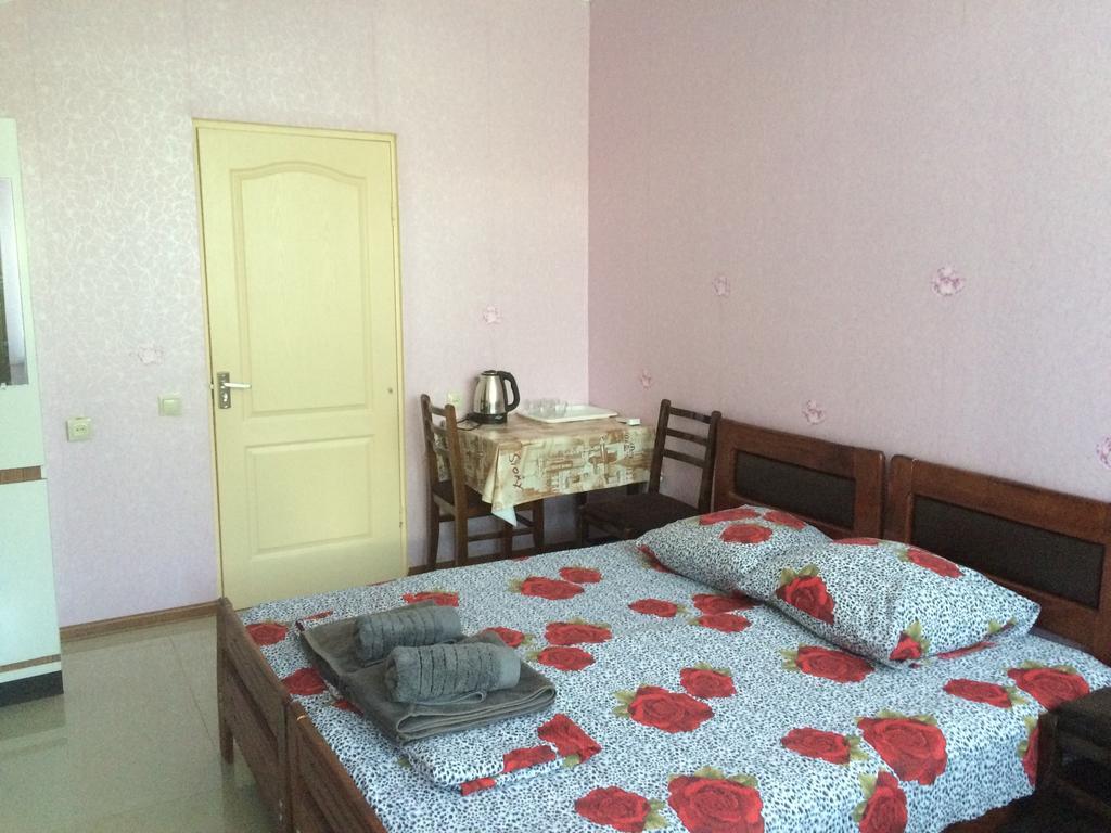 Alex'S Cosy Guesthouse Tbilisi Ngoại thất bức ảnh