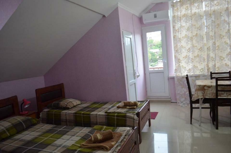 Alex'S Cosy Guesthouse Tbilisi Ngoại thất bức ảnh